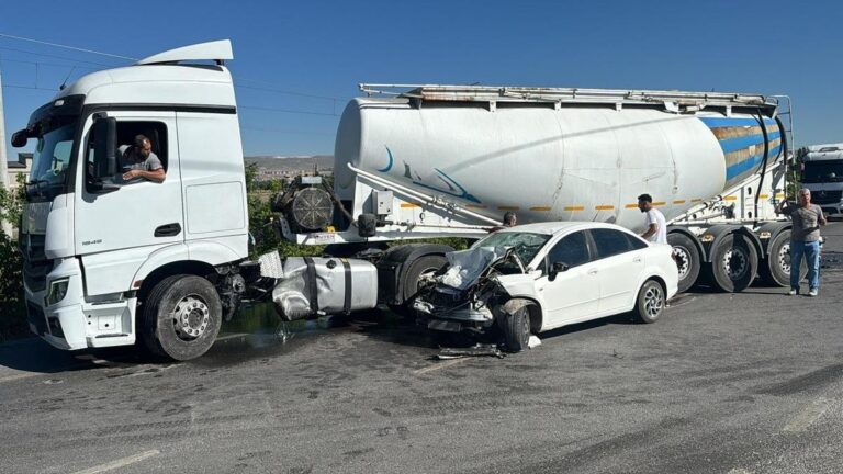 Un camion-citerne et une voiture entrent en collision : 2 blessés !