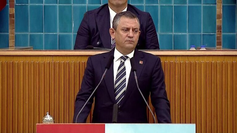 Actualités vidéo |  Commentaire d'Özgür Özel sur la réglementation des chiens errants