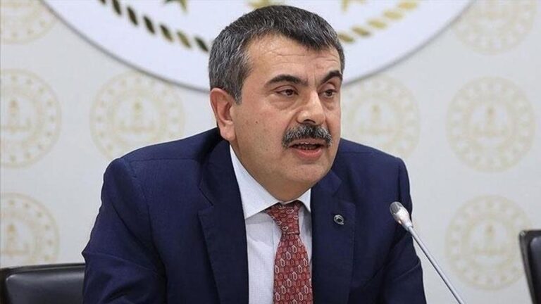 DERNIÈRES NOUVELLES… Ministre Tekin : Des mesures seront prises contre les écoles françaises qui ne respectent pas la législation