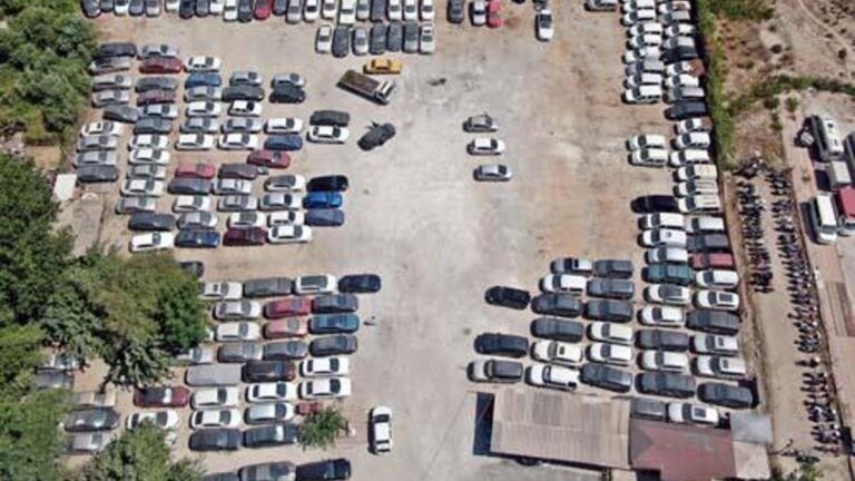 Il existe aussi des véhicules valant des millions !  Ils sont mis à la ferraille : certains attendent depuis 20 ans…