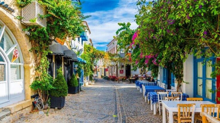 Où se trouve Alaçatı et comment s’y rendre ? Quels sont les endroits à visiter à Alaçatı ?
