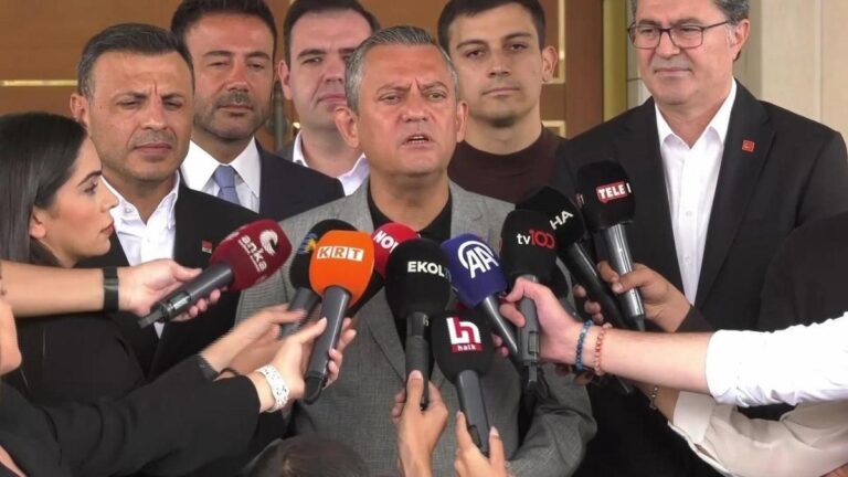 Özel, leader du CHP, est aux États-Unis