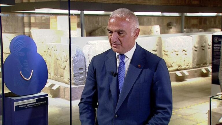 Le ministre de la Culture et du Tourisme Mehmet Nuri Ersoy sur CNN TÜRK : Vent de festival à Ankara !