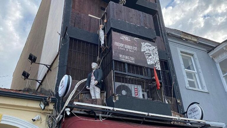 La maison de l'horreur qui a fait réagir à Izmir ! Tous collectés