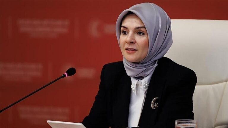 Ministre Göktaş : Chaque famille aura un « guide familial »