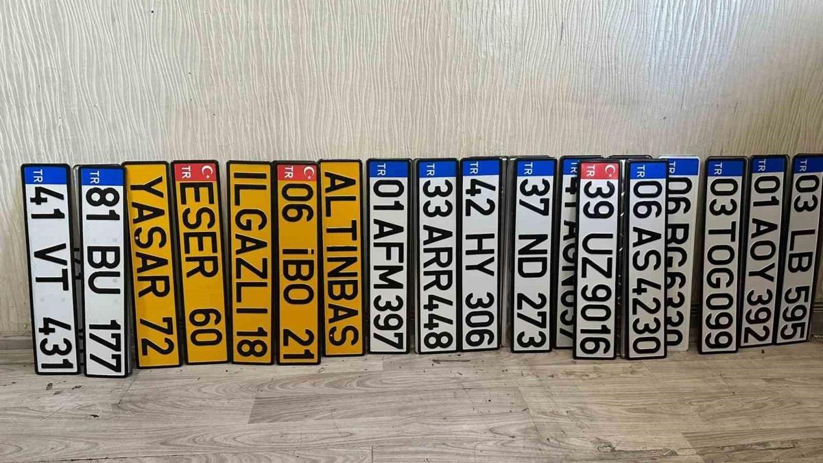 19 Quelle plaque d'immatriculation ? 19 Quelle ville a le code de plaque ? 19 À quelle province appartient-il ?