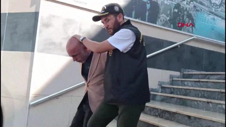 Ils se sont déguisés en policiers et ont escroqué une femme au foyer de 1 million 250 mille lires.