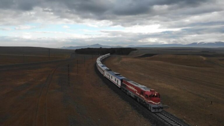 COMBIEN COÛTE LE BILLET EASTERN EXPRESS ? Itinéraire Eastern Express et prix des billets