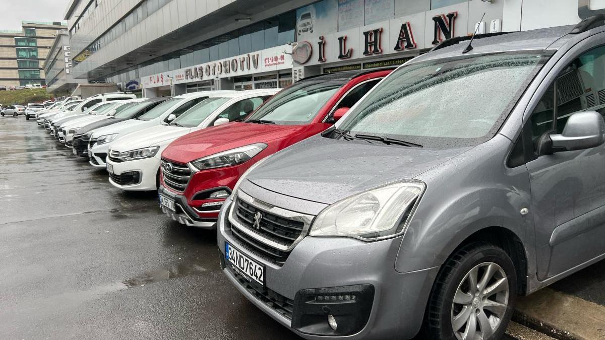 Où est la plaque d'immatriculation des années 70 ? Dans quelle ville correspond le code de plaque 70 ? À quelle province appartient 70 ?