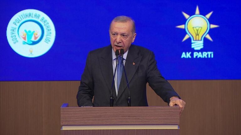 Dernières nouvelles… Président Erdoğan : Personne ne peut être considéré comme arriéré sur le plan socio-politique