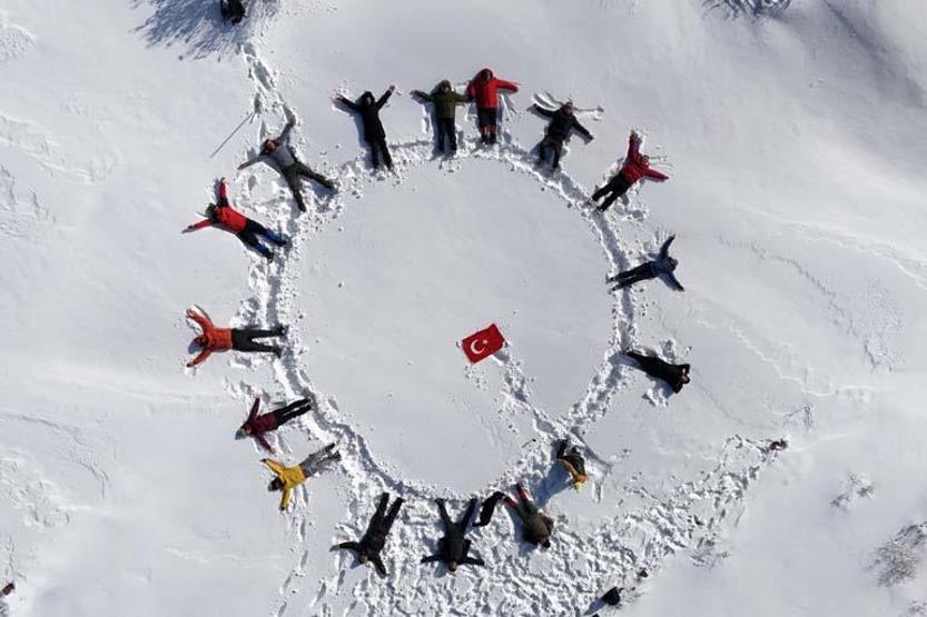 Une promenade hivernale de conte de fées sur le plateau de Tohtamur
