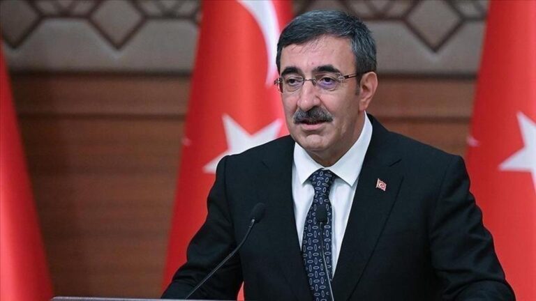 Message du vice-président Yılmaz « 10 janvier, Journée des journalistes en activité »