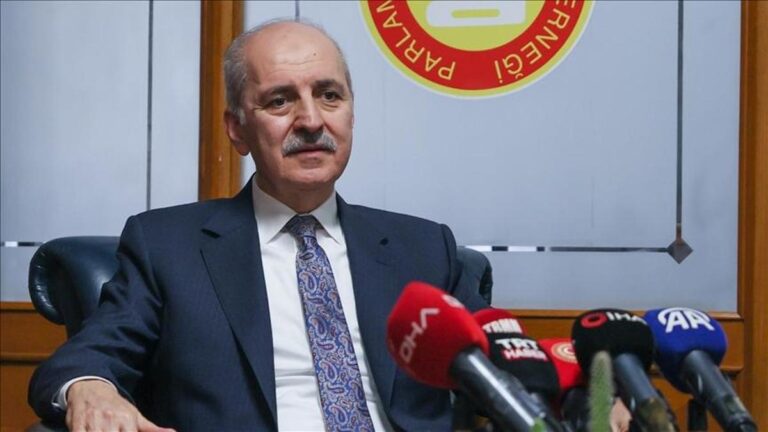 Visite aux journalistes du président de la Grande Assemblée nationale de Turquie, Numan Kurtulmuş, le 10 janvier
