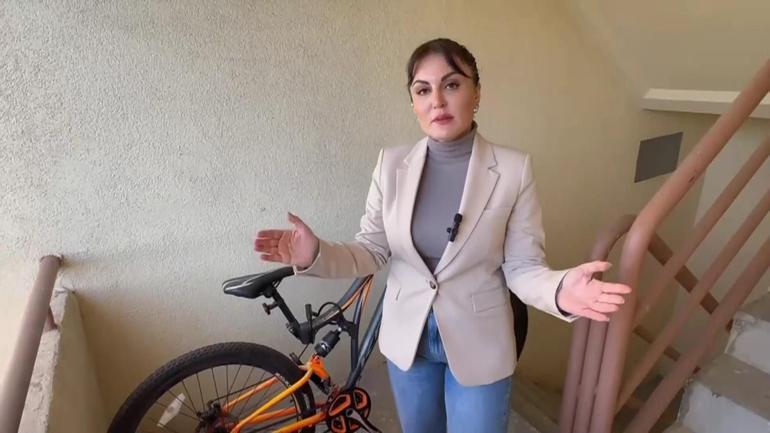 Les escaliers de feu sont devenus entrepôt