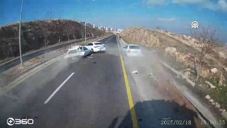 Accident de véhicule de chaîne à şanlıurfa sur la caméra