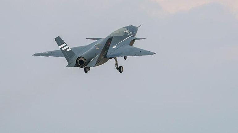 Les tests en vol de Bayraktar Kızılelma se poursuivent avec succès