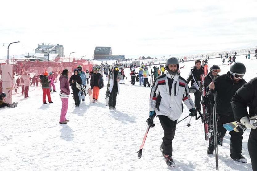 Densité du week-end au centre de ski Erciyes