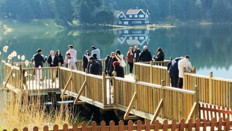 Densité de semestre dans le parc naturel de Gölcük