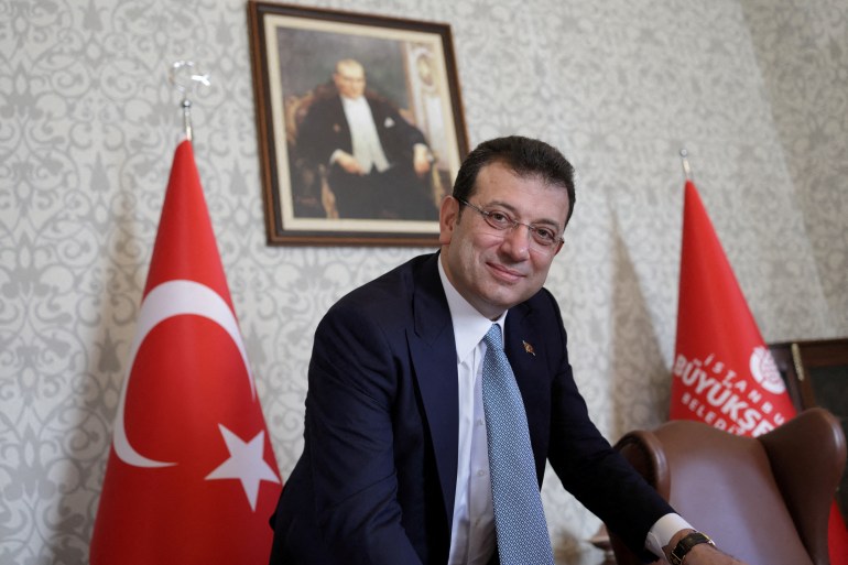 Photo de fichier: le maire d'Istanbul Ekrem Imamoglu pose lors d'une interview avec Reuters à Istanbul, Turquie le 8 janvier 2024. Reuters / Murad Sezer / Fichier Photo