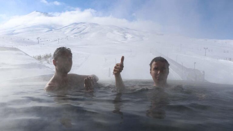 Ils entrent dans la piscine chaude à moins de 10 degrés! « Nous ne nous sentons jamais froids »