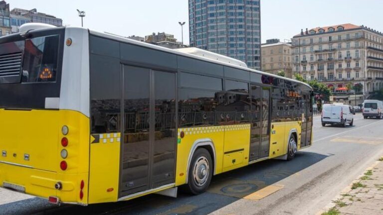 131c s'arrête! IETT 131C BUS ARRÊTES NOMS, Route de ligne 131C …