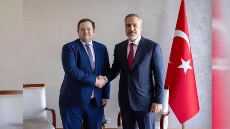 Le ministre des Affaires étrangères, Hakan Fidan, a accepté le ministre britannique Doughty