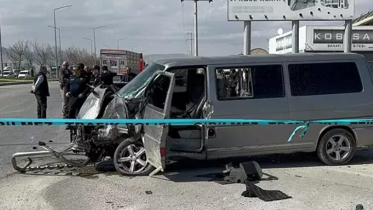 Minibus a frappé Tir: 1 mort, 5 blessés