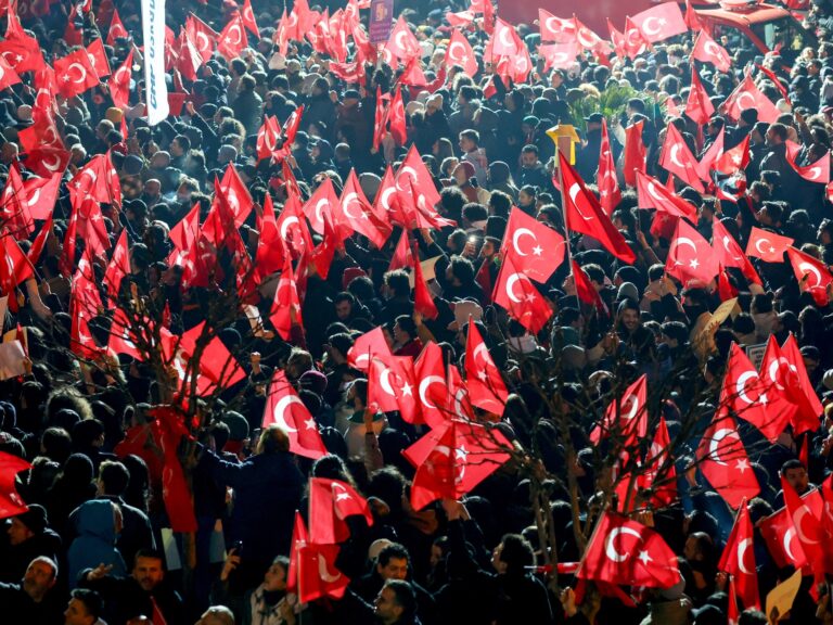 Turkiye détient 37 personnes sur des publications sur les réseaux sociaux sur le maire d'Istanbul