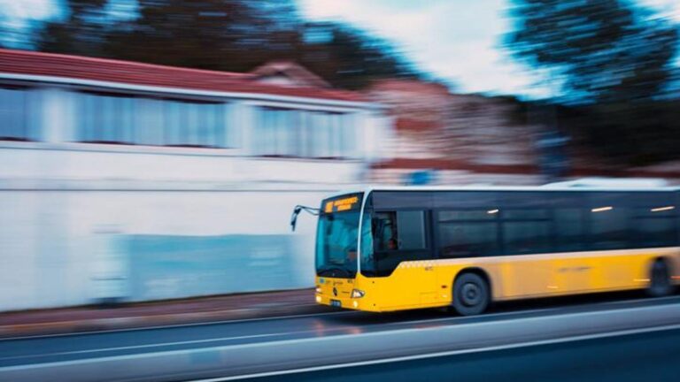 141m arrêts! IETT 141m Arrêt de bus Noms, itinéraire de ligne de 141m …