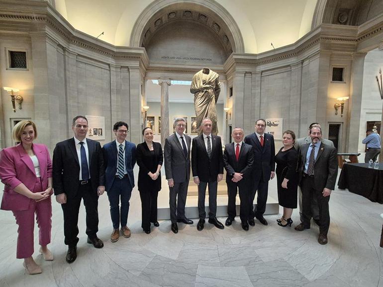 La statue de Marcus Aurelius enlevée à l'étranger a été retournée à Türkiye