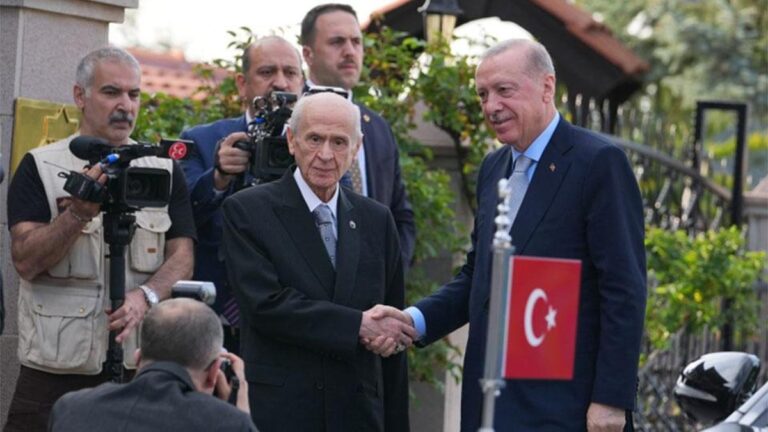 Breaking News! Déclaration d'Erdogan de Bahceli: il n'a pas le droit de se retirer sur son chemin