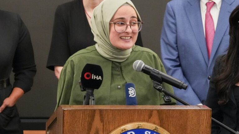 L'étudiante turque Rumeysa Ozturk dit qu'elle continuera à poursuivre son cas