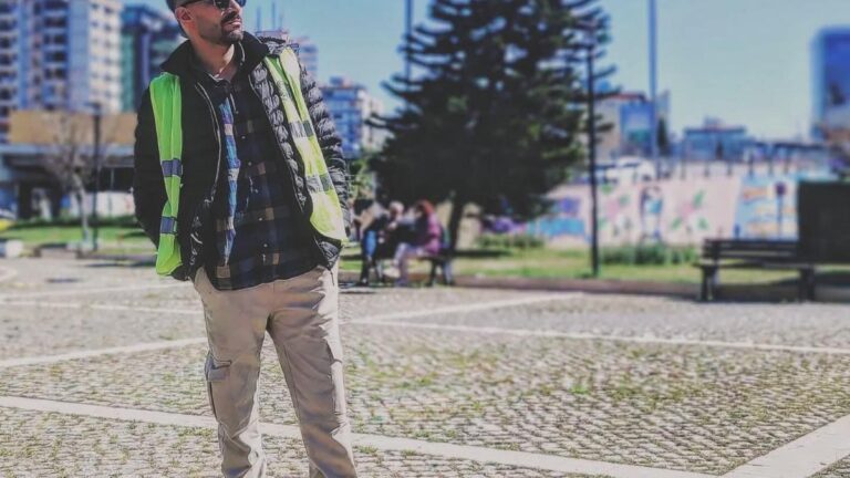 Le travailleur municipal a tué ses commerçants qui n'aimaient pas son nettoyage.