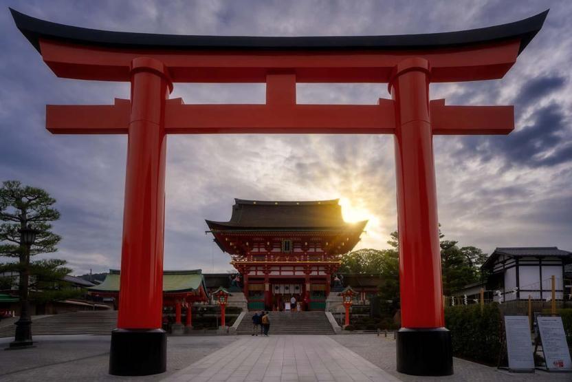 Symbole de souhait et de gratitude du Japon: Temple Fushimi Inari