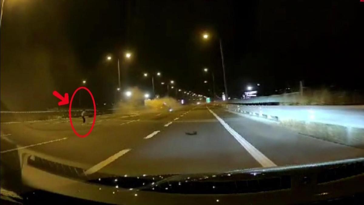 Moments pleins de peur à Sakarya: L'enfant a sauté du véhicule Somersault!