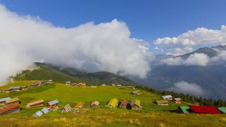 Endroits à visiter en mer Noire: lacs, cascades, sports naturels, excursions en bateau … de Trabzon à Rize, de Gümüşhane à Bayburt, la mer Noire est prête pour la nouvelle saison