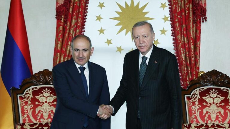 Président Erdoğan-Pashinyan Réunion: Quels ont été les titres critiques sur la table?