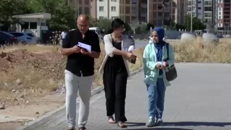 Excitation des yks à Mardin: le père et la fille ont passé l'examen à la même école