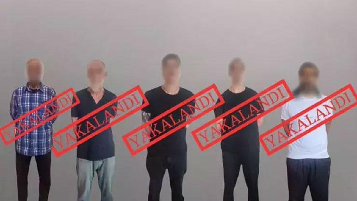 Dernière minute ... Le ministre a annoncé Yerlikaya: 5 autres criminels recherchés par Red Bulletin amené à Türkiye