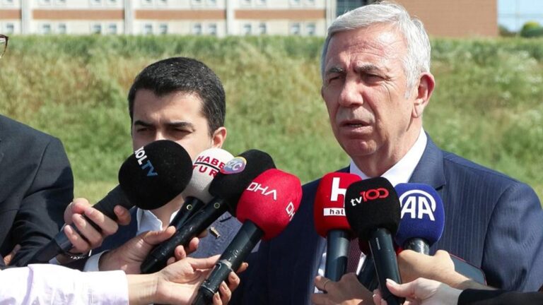 Mansur Yavaş a visité İmamoğlu et Özdağ en prison