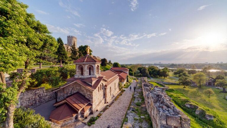 Endroits à visiter en Serbie et points touristiques: que manger et rester en Serbie? Meilleur hébergement et lieux