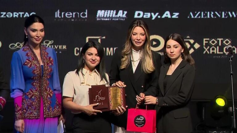 Le 150e anniversaire de la presse nationale à Bakou a été célébré avec une cérémonie | Prix de l'Azerbaïdjan à Fulya Öztürk