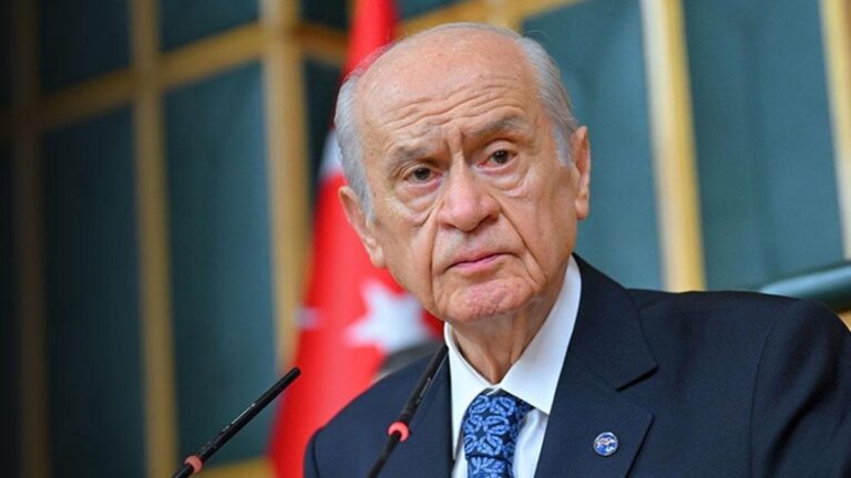 Message de condoléances pour l'ancien chef du CHP Öymen de Bahçeli