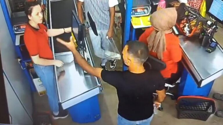 La femme a souffert d'horreur dans le pacha: frappé et s'est enfui