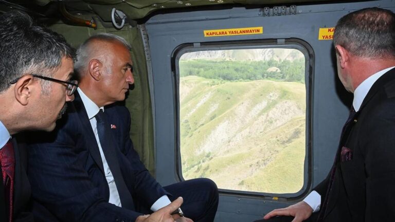 Le ministre de la Culture et du Tourisme, Ersoy, a fait des enquêtes à Hakkari