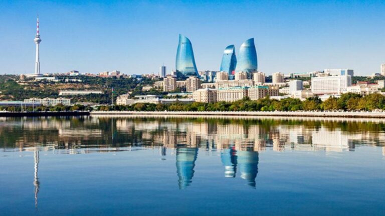 Ce que vous devez savoir avant de vous rendre en Azerbaïdjan: langue officielle, capital, heure locale …