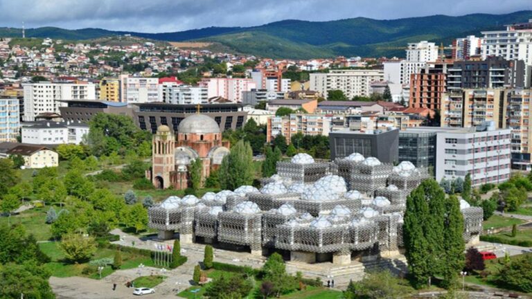 Guide de voyage du Kosovo: Histoire, langue, géographie et informations sur les voyages … Curieux sur le Kosovo