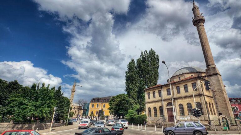 Endroits à visiter au Kosovo, arrêts de saveur et vie nocturne: Guide de voyage de Pristina