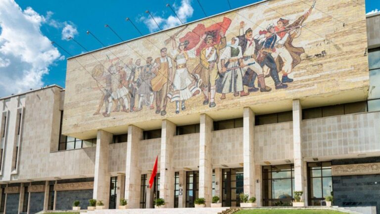 Tout ce qui concerne l'Albanie: du guide de voyage pour rester, du visa aux repas à A à Z à Z!