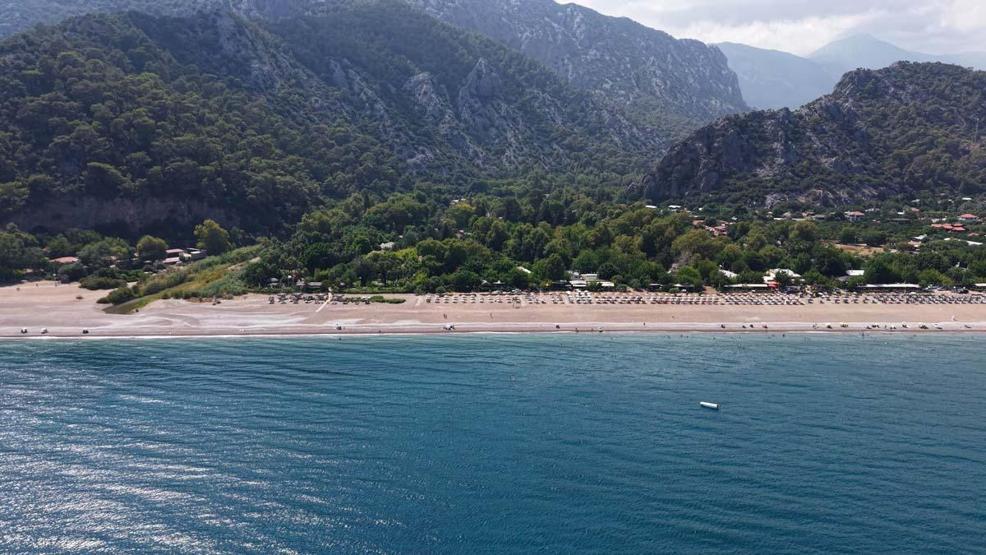 Les vacanciers affluent vers le paradis de la nature où le vert et le bleu se rencontrent; Çıralı